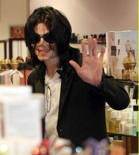 Te Awamutu Abuzz with 'King of Pop' Pharmacy Sighting